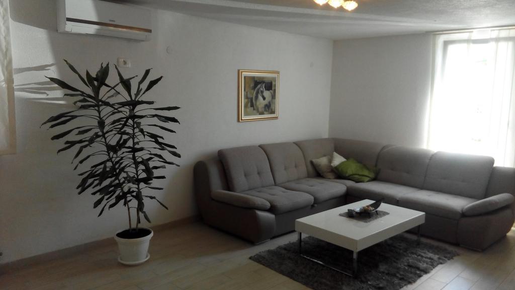 Holiday Home Marsan Pula Luaran gambar